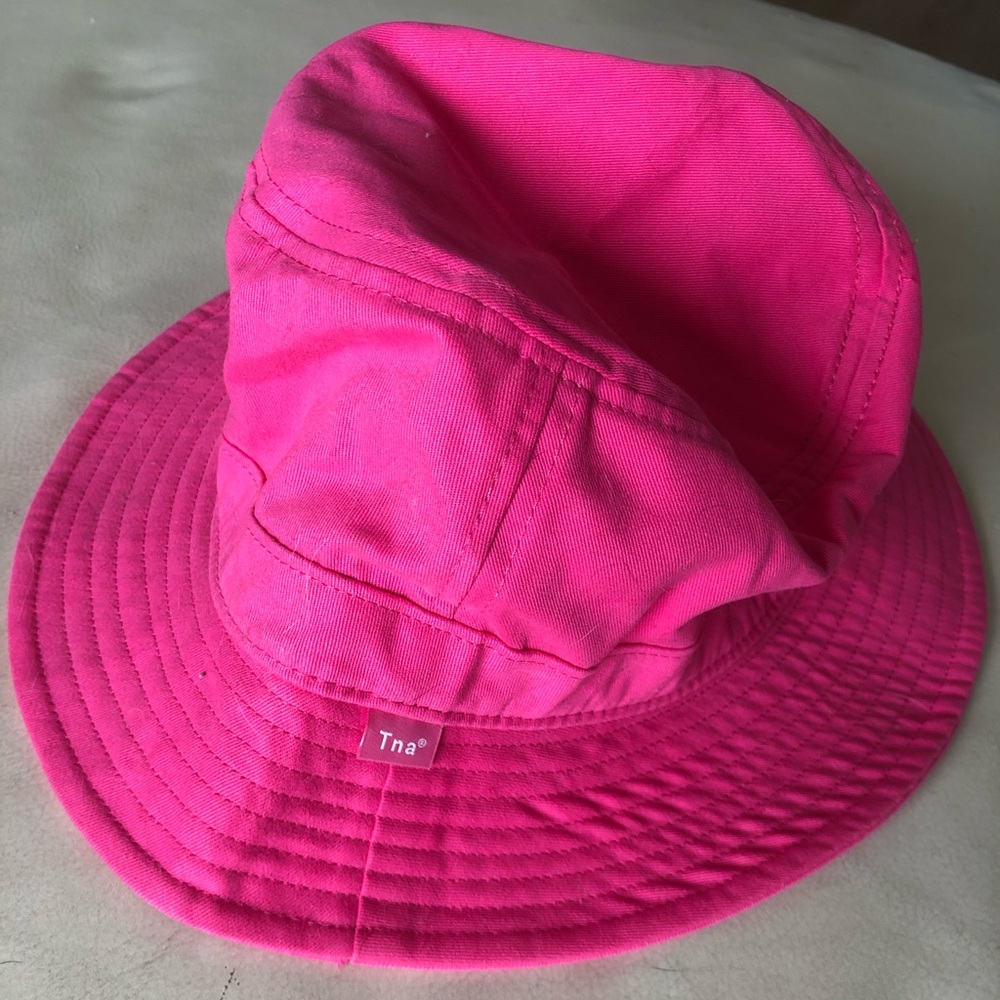 Aritzia TNA Cotton Barbie Pink Sun Hat